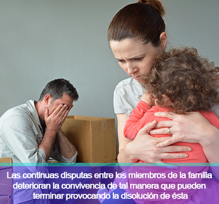 Familia que necesita ayuda de terapia de familia